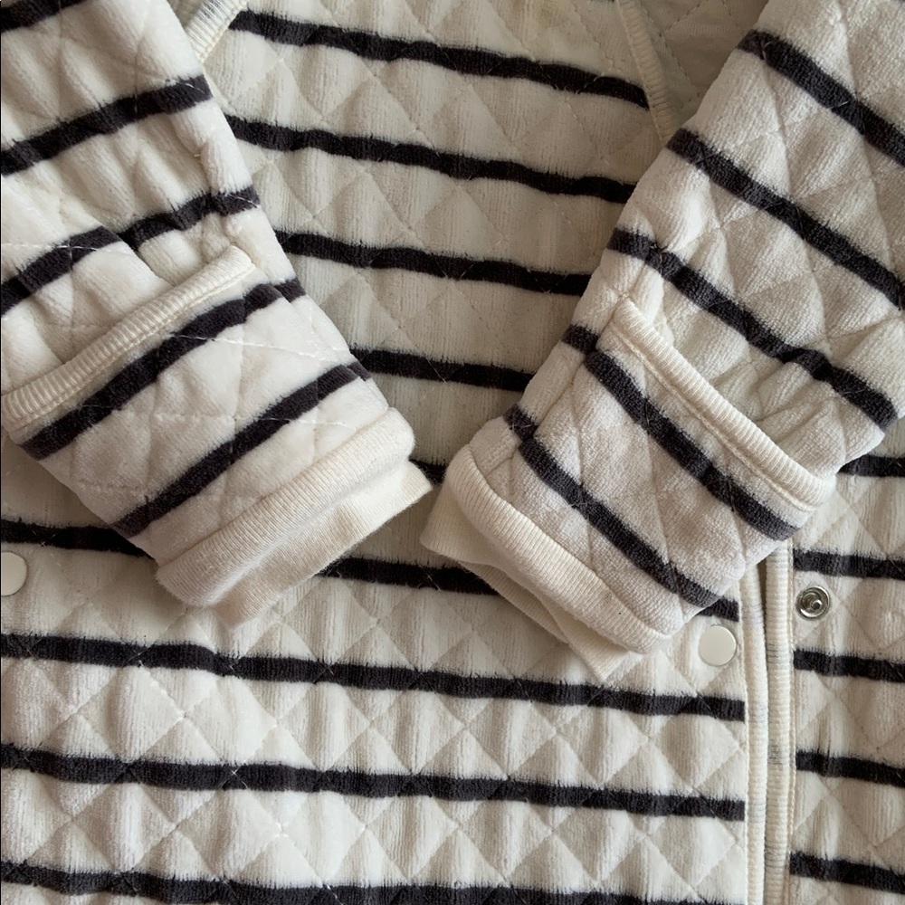 Baby  suit in Cream - Picture 8 of 10
